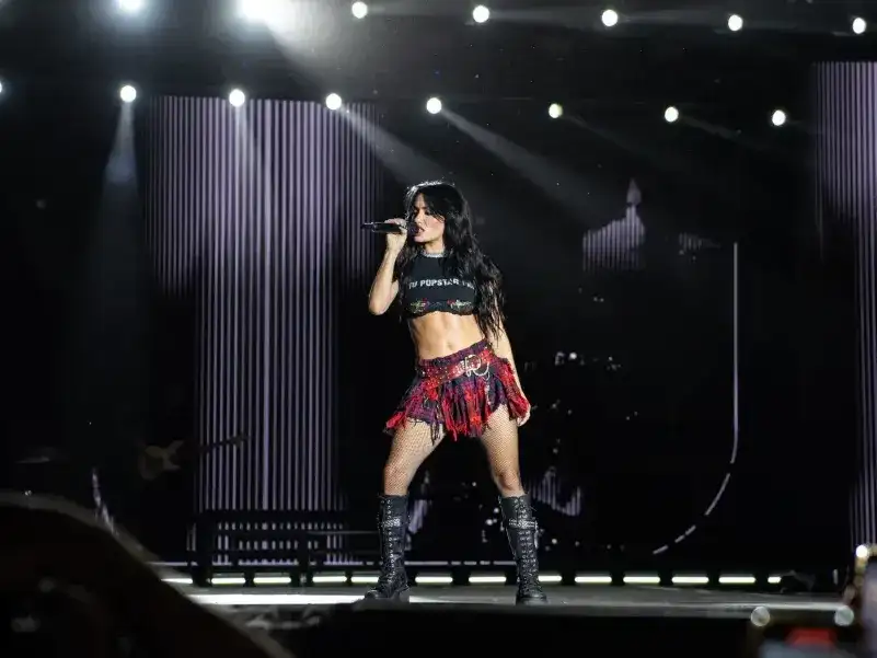 Lali hizo bailar a 120 mil personas en el cierre de la Fiesta Nacional del Mate en Paraná