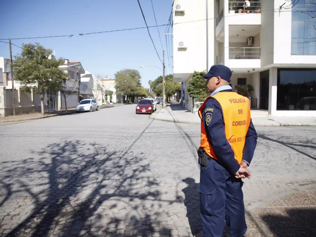 Tenía pedido de captura y lo detuvo la Policía Barrial