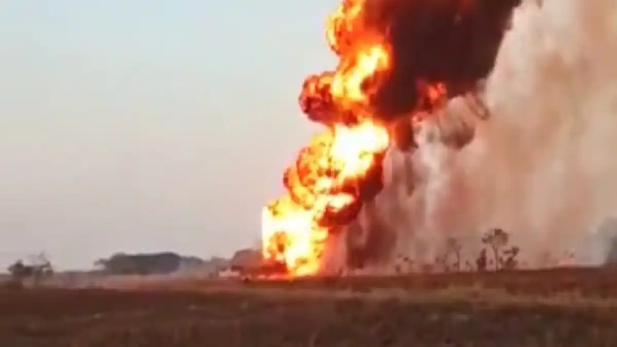 ¡PDVSA Y SUS COSAS! Fuego en oleoducto afectó suministro a refinería de El Palito