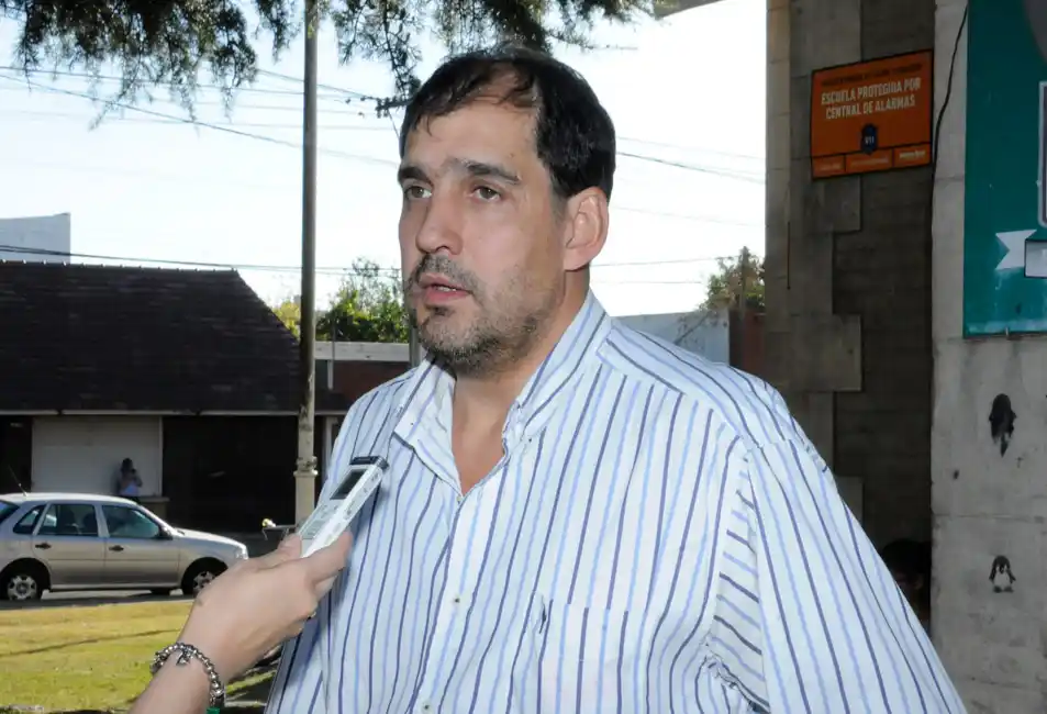Una nueva disposición para inscribirse en los terciarios complica los trámites