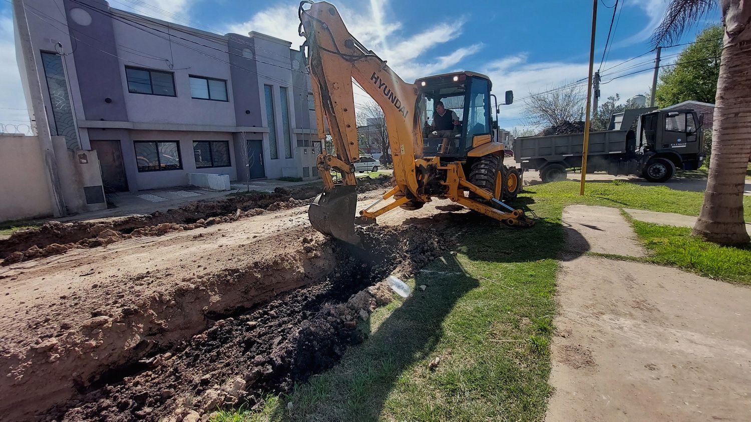 Finalizó la obra de cordón cuneta y badenes en calle Franco