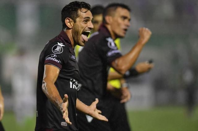 Lautaro Acosta: "Hicimos el desgaste y un partido inteligente"