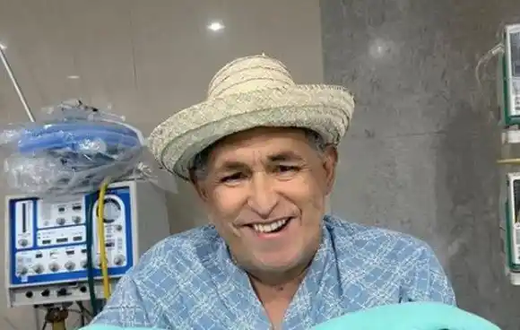 Así canta Gualberto desde la UCI (Video)