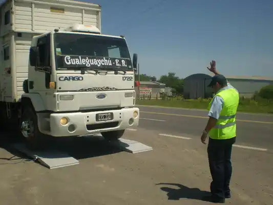 Realizan operativos de control de carga en los accesos a la ciudad