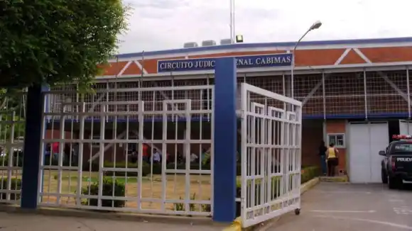 ¡TRAS LAS REJAS! Ordenan privativa de libertad a MADRE DESALMADA que ahogó a sus dos niñas en Zulia