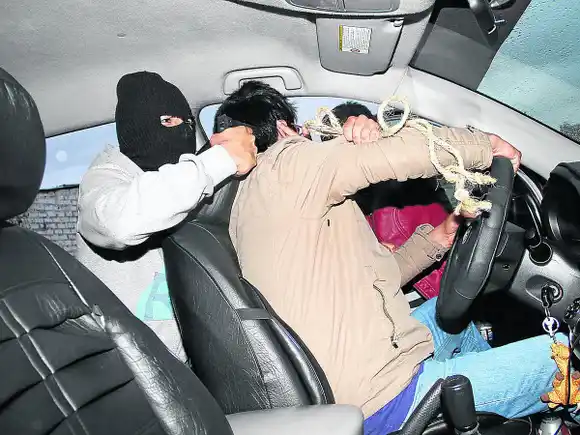 Taxista APUÑALÓ a pasajero y tuvo un FINAL INESPERADO