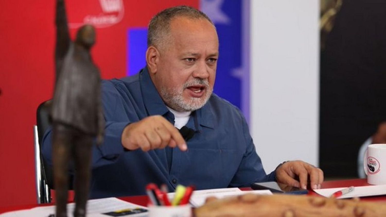 No respeta: Diosdado Cabello tilda de “Lavaperro” a Roberto Picón
