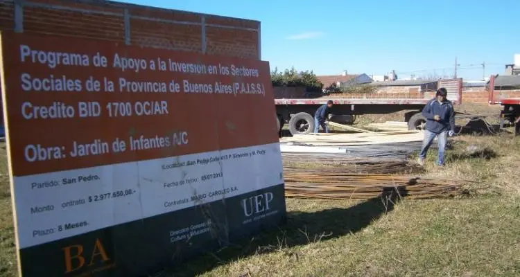 Llegaron los materiales para construir el jardín de Miguel Porta y Simonino