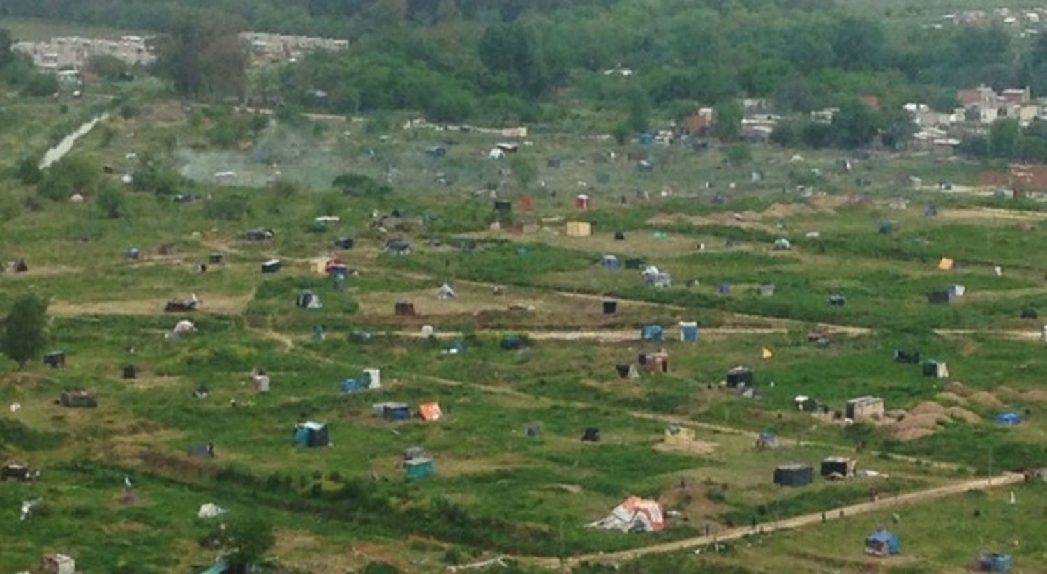 Intentan avanzar en el desalojo de la toma de tierras en Merlo