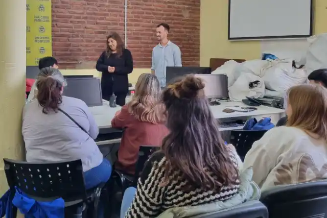 Comenzó el curso de Gestión de Marketing Digital en Chascomús