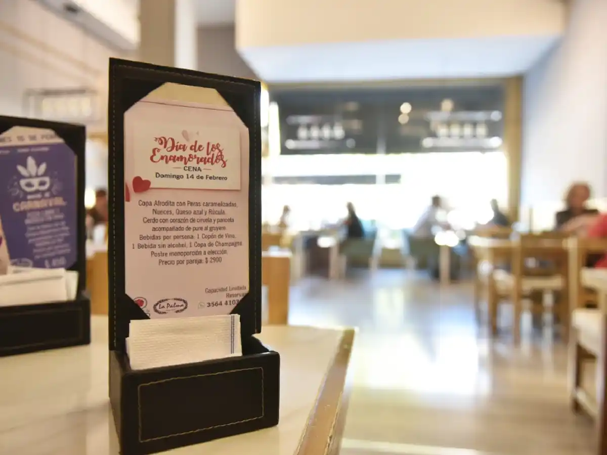 Cenar afuera el Día de los Enamorados cuesta hasta $1.800 por persona