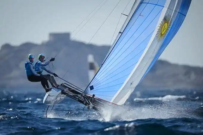 La dupla argentina está segunda en Vela