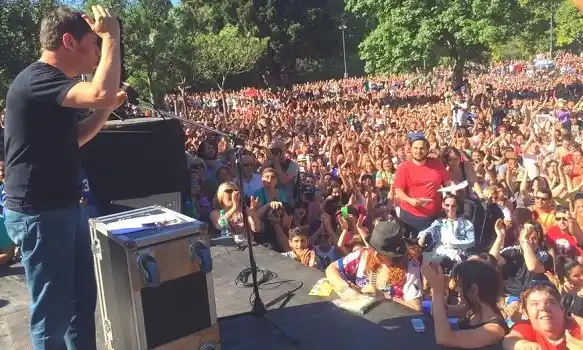 Axel Kicillof convocó a miles de personas: mirá la charla completa