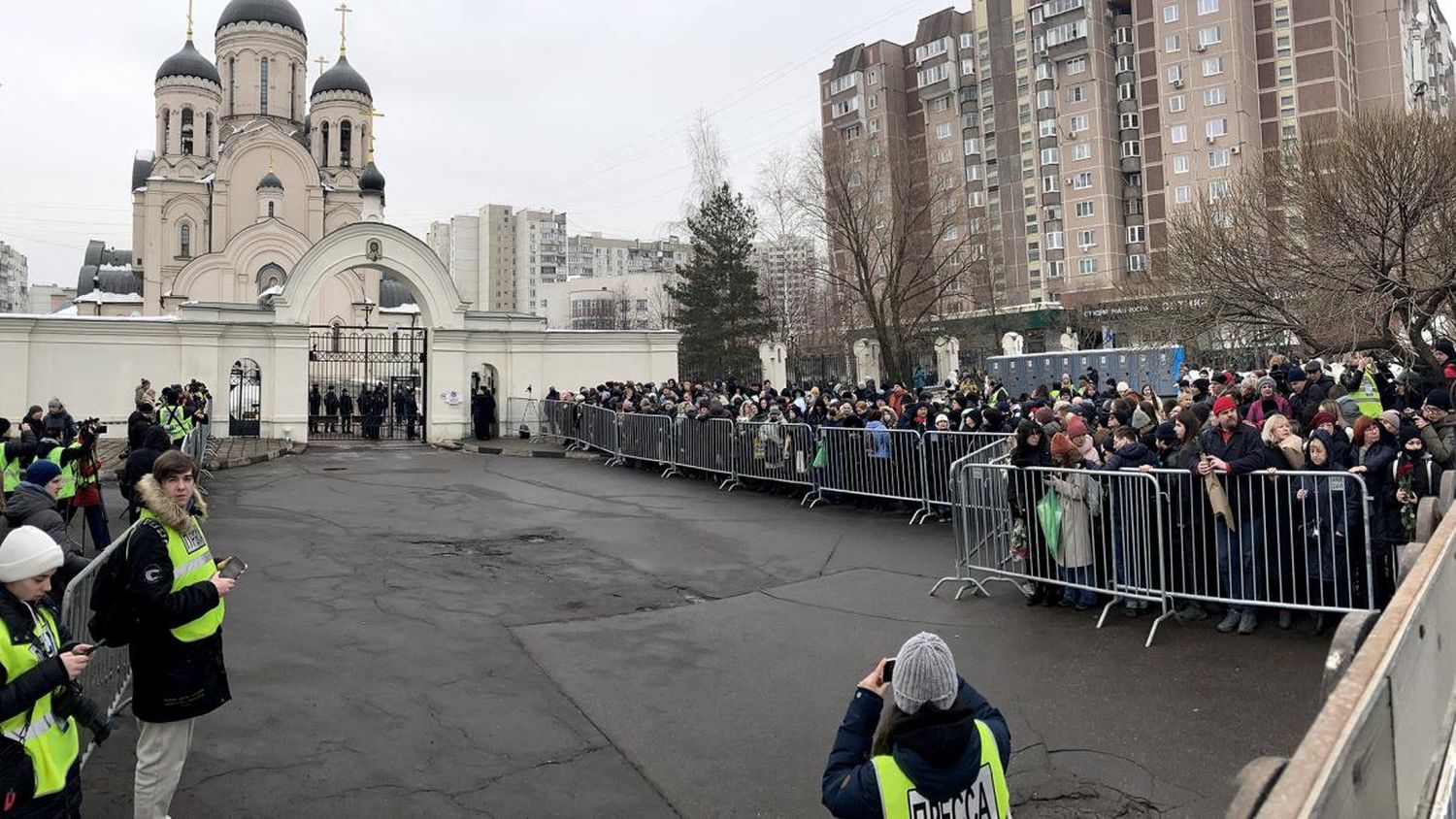 Miles de personas se acercaron a dar el último adiós a Navalny