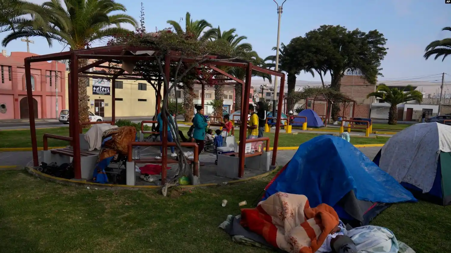 Alrededor de 5.000 venezolanos buscan salir de Perú