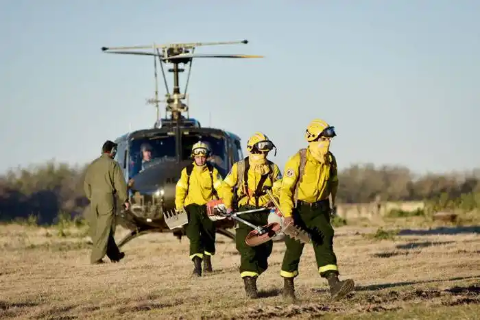 Entre Ríos trabaja en los comandos de Santa Fe  y Buenos Aires para contener los incendios