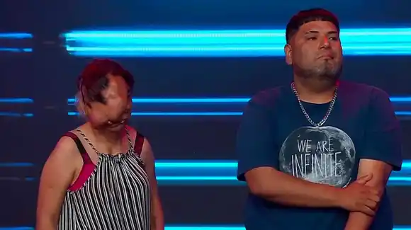 La encontró llorando en el tren por la dura enfermedad que enfrenta y juntos emocionaron a Guido Kaczka con su historia