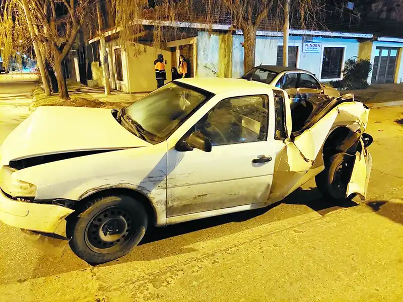 El conductor que destruyó dos vehículos estaría identificado