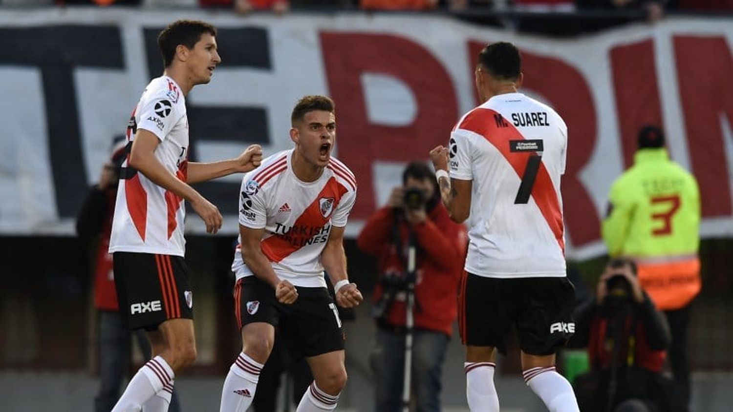 River fue contundente y goleó a Lanús en el Monumental