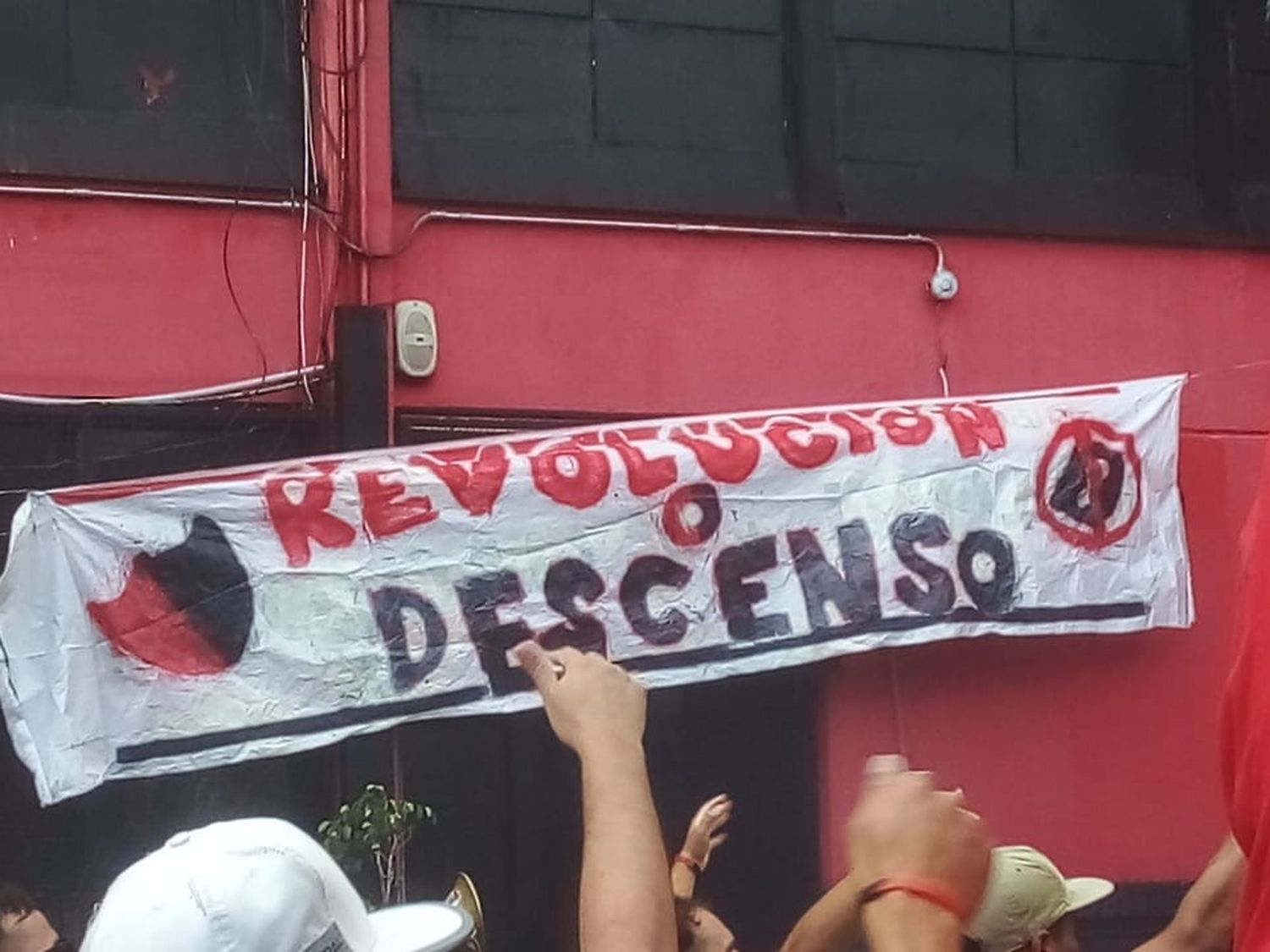 Sectores opositores de Newell's apuntaron contra el presidente de la institución: "Astore miente"