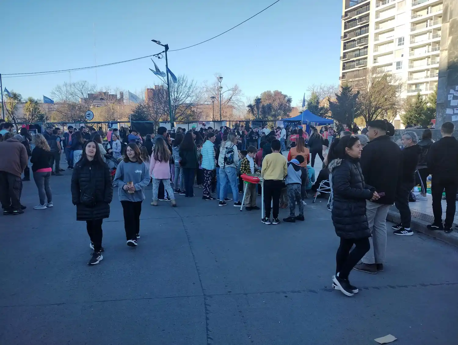 Mercados Barriales en la plaza San Martín