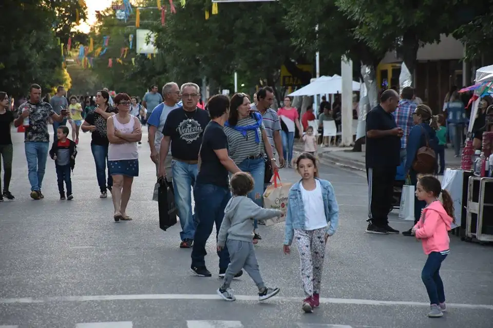 La feria navideña le dio una nueva impronta al corazón de la ciudad