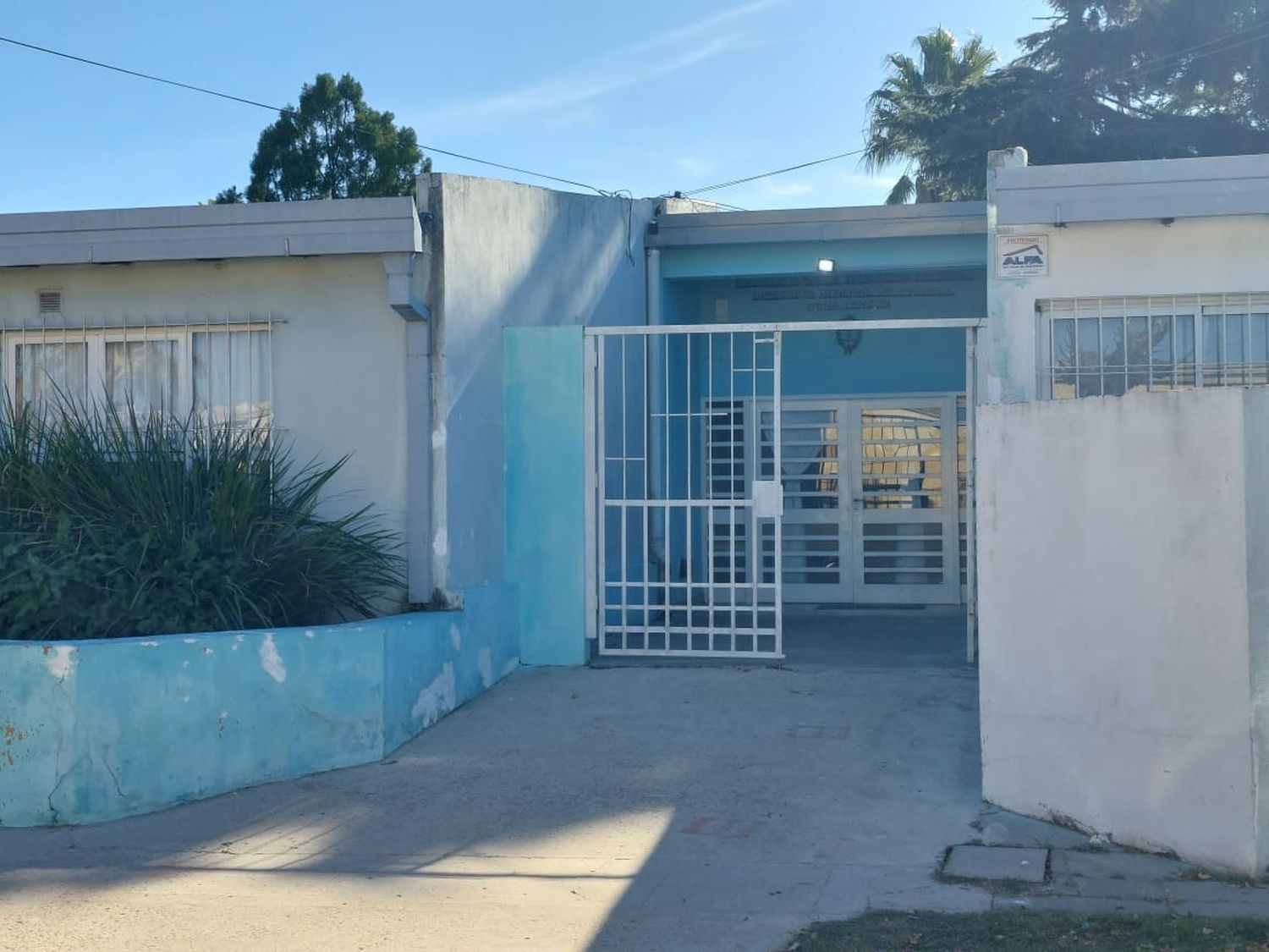 La escuela Especial 501 comienza la renovación de su fachada con una jornada comunitaria, este viernes