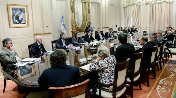 Macri se reunió con intelectuales para diseñar políticas sociales