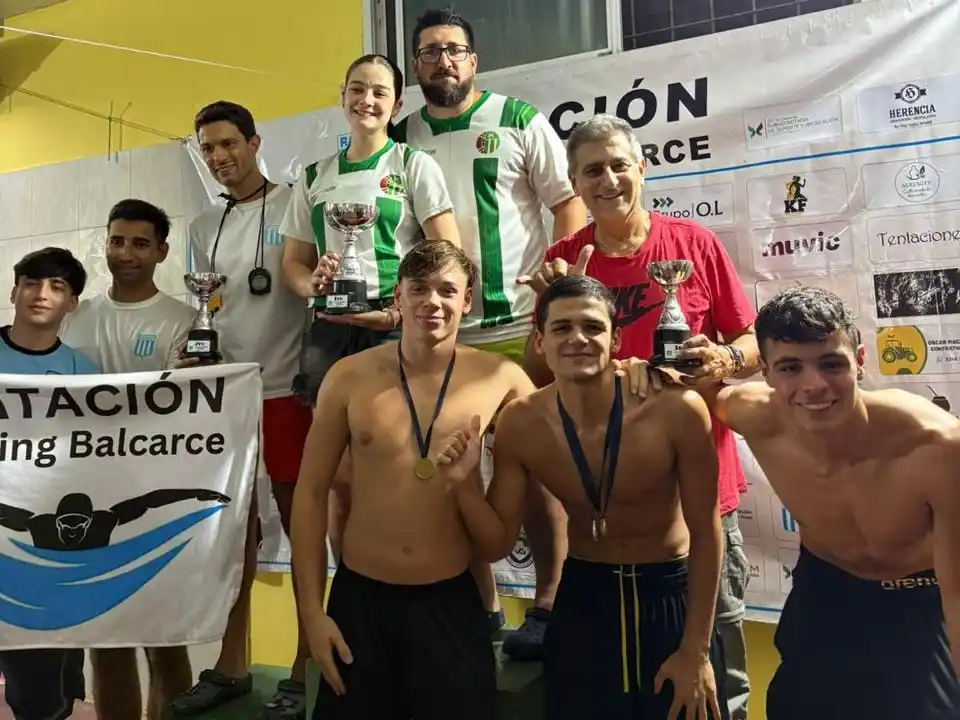 En el tercer puesto por equipos. Los representantes del equipo de ADA