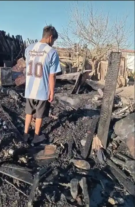 Familia perdió todo en un incendio y pide la colaboración de la comunidad