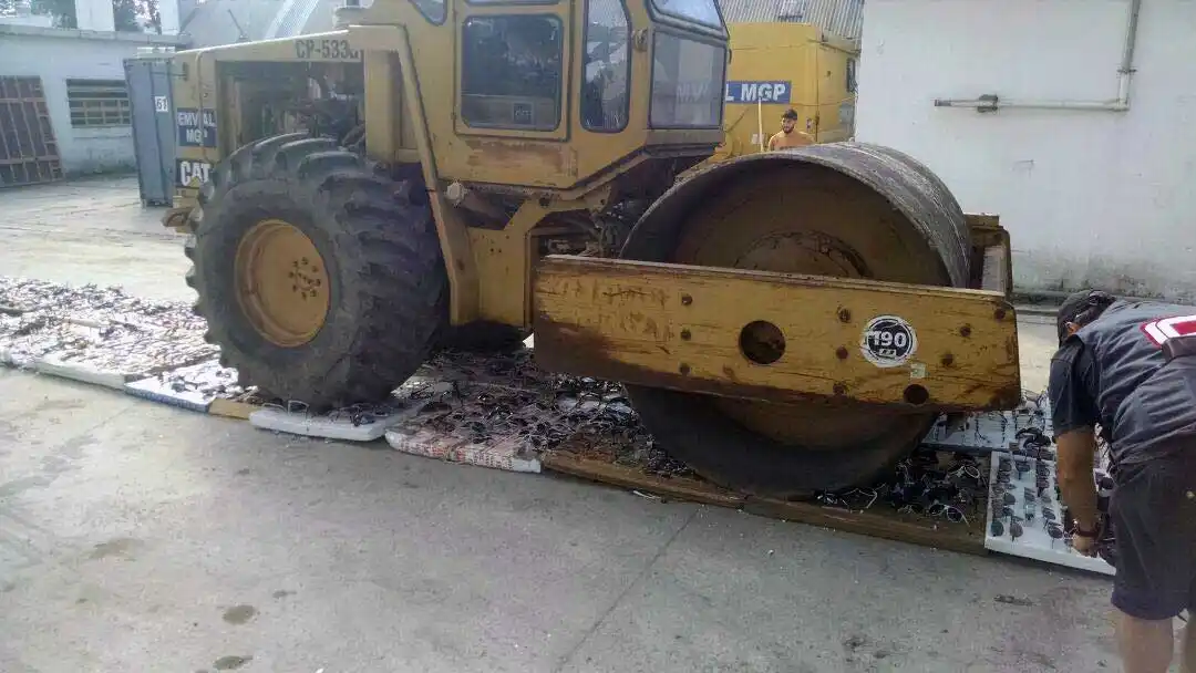 Destruyeron más de 5 mil lentes decomisados a vendedores ambulantes