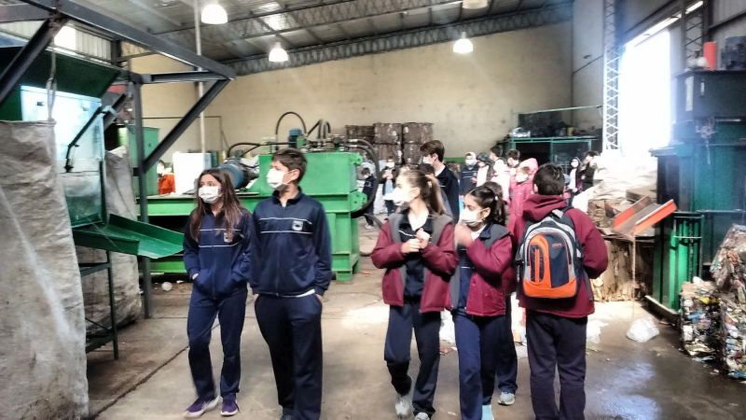 SAN CAYETANO: Estudiantes recorrieron planta del proyecto Basura Cero