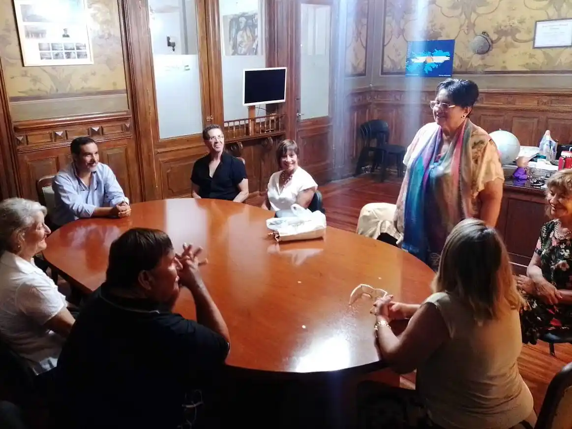 La intendente Dora Bogdan recibió al flamante Rotary Club “San Antonio de Gualeguay”