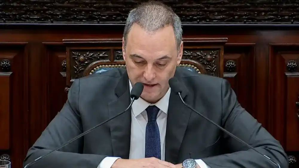 Adorni se presentó ante la Cámara baja, donde defendió la gestión de Milei.