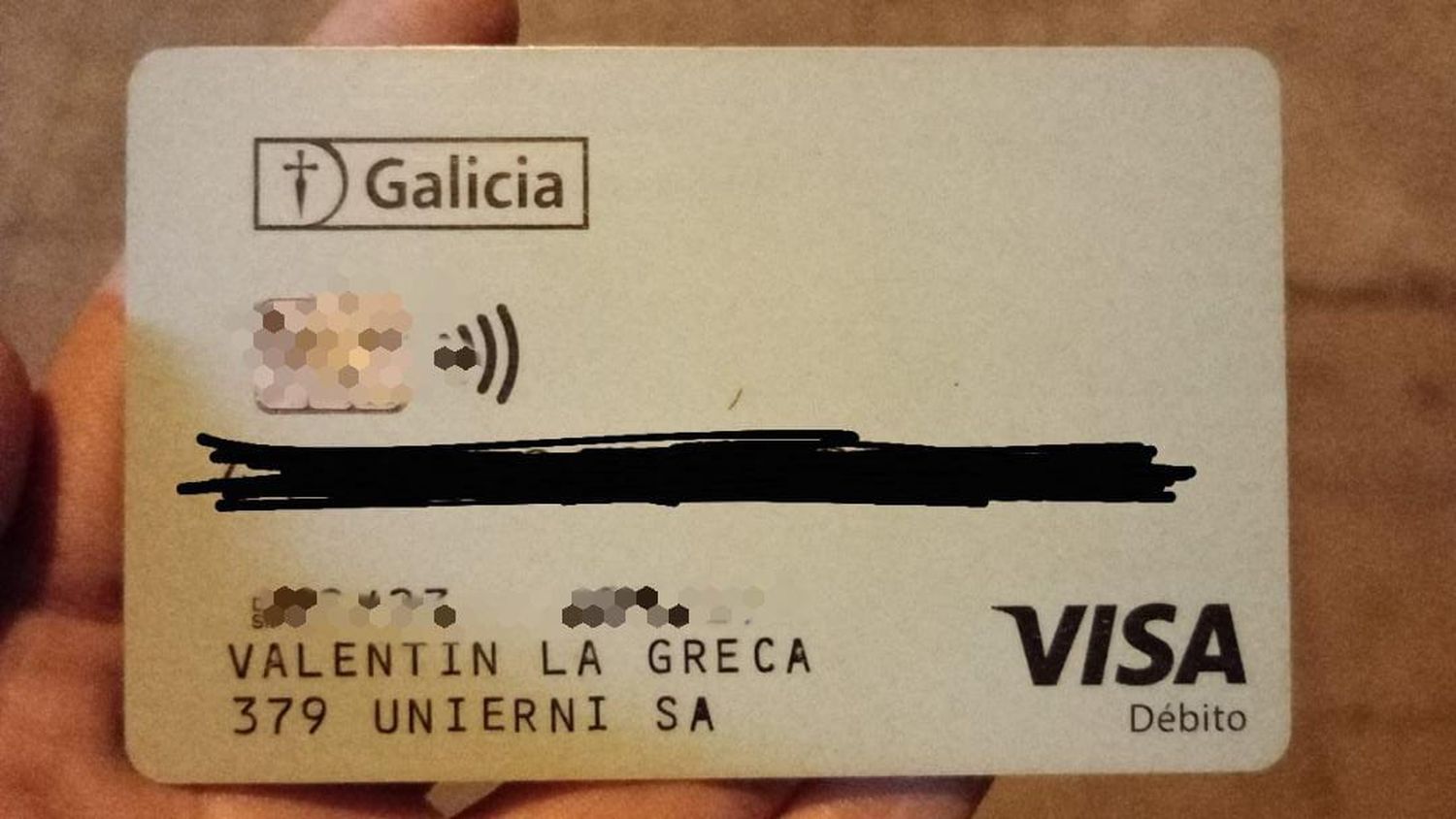 Tarjeta encontrada en el banco Galicia