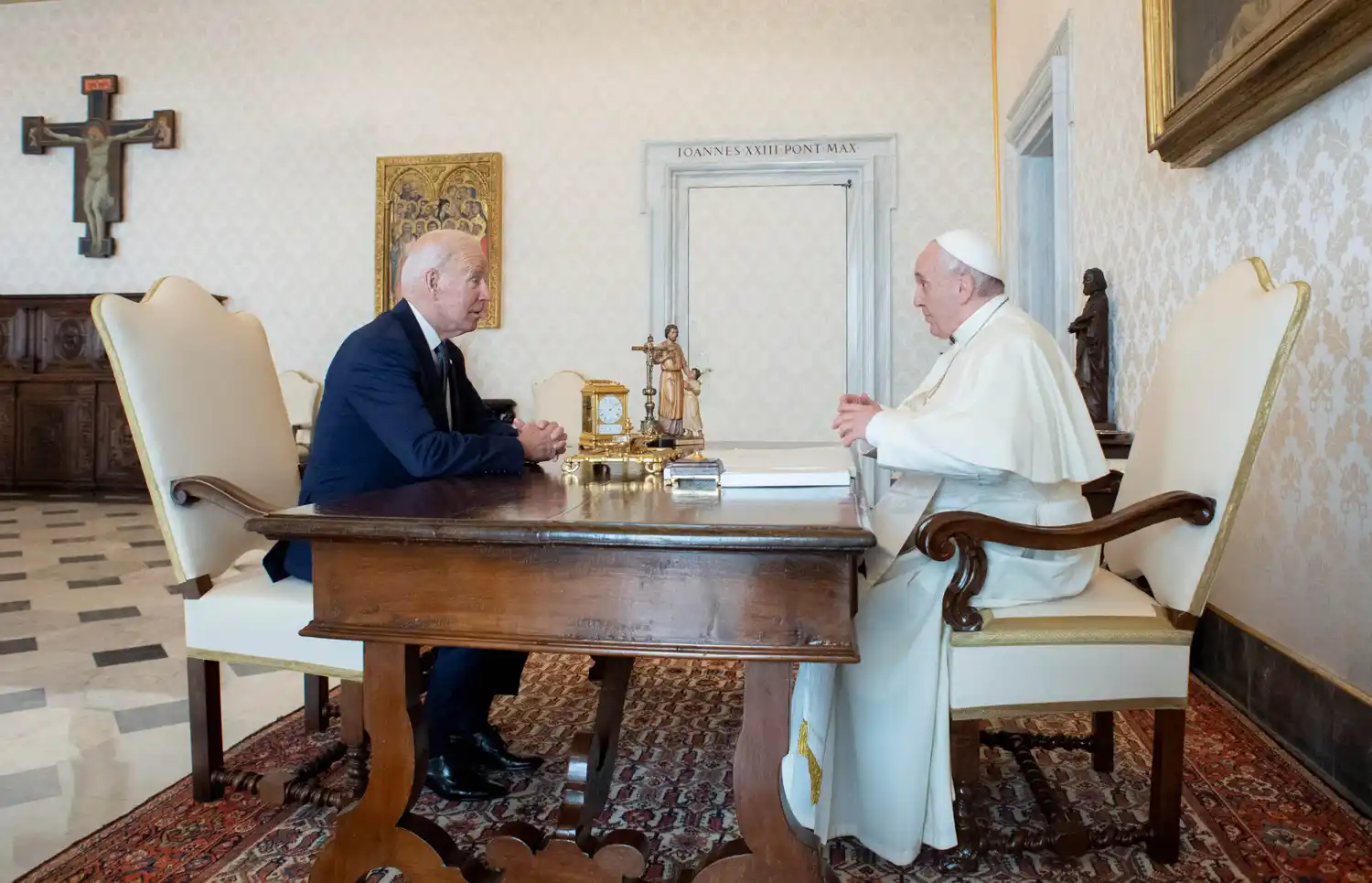 Francisco recibió ayer al presidente Joe Biden.
