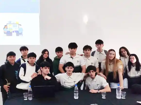 Sistema web creado por estudiantes ya habilitó la inscripción 2026 a secundarias de Villaguay