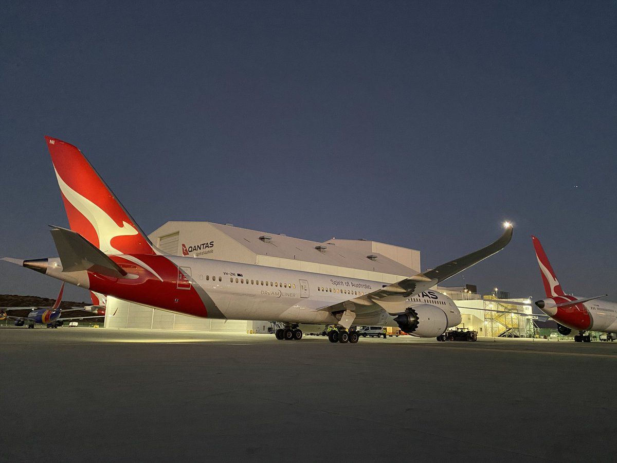 Efecto restricciones: Qantas suspenderá por dos meses a 2.500 empleados