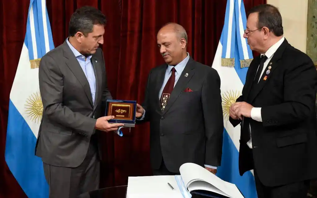 Liderazgo cooperativo, progreso y diálogo, los ejes del encuentro entre Massa y el presidente de Rotary Internacional