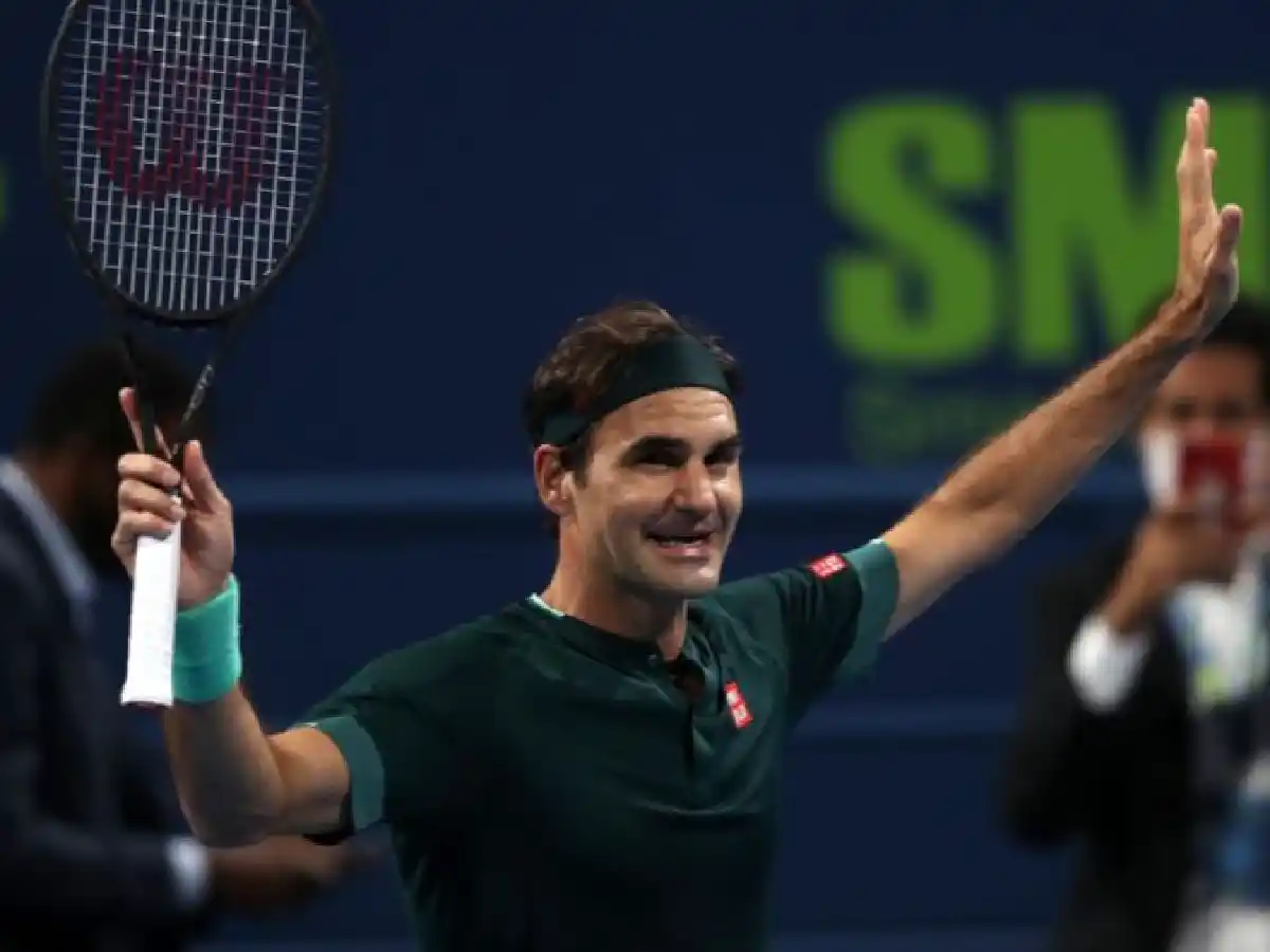 Federer volvió a jugar después de más de un año