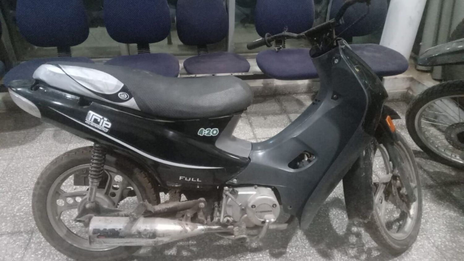 Conducía una moto robada por las calles venadenses y terminó en la comisaría