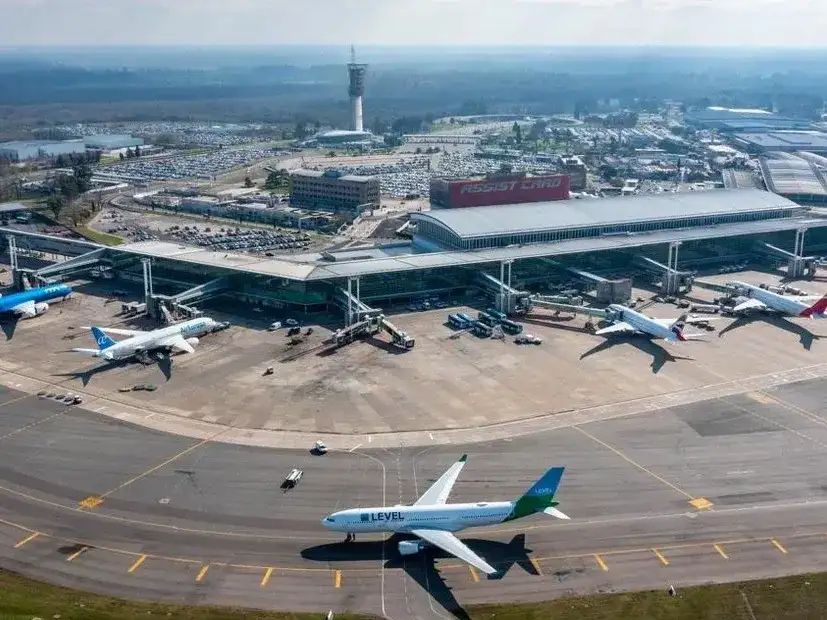 La niebla alteró las operaciones en Ezeiza y afectó a 22 vuelos