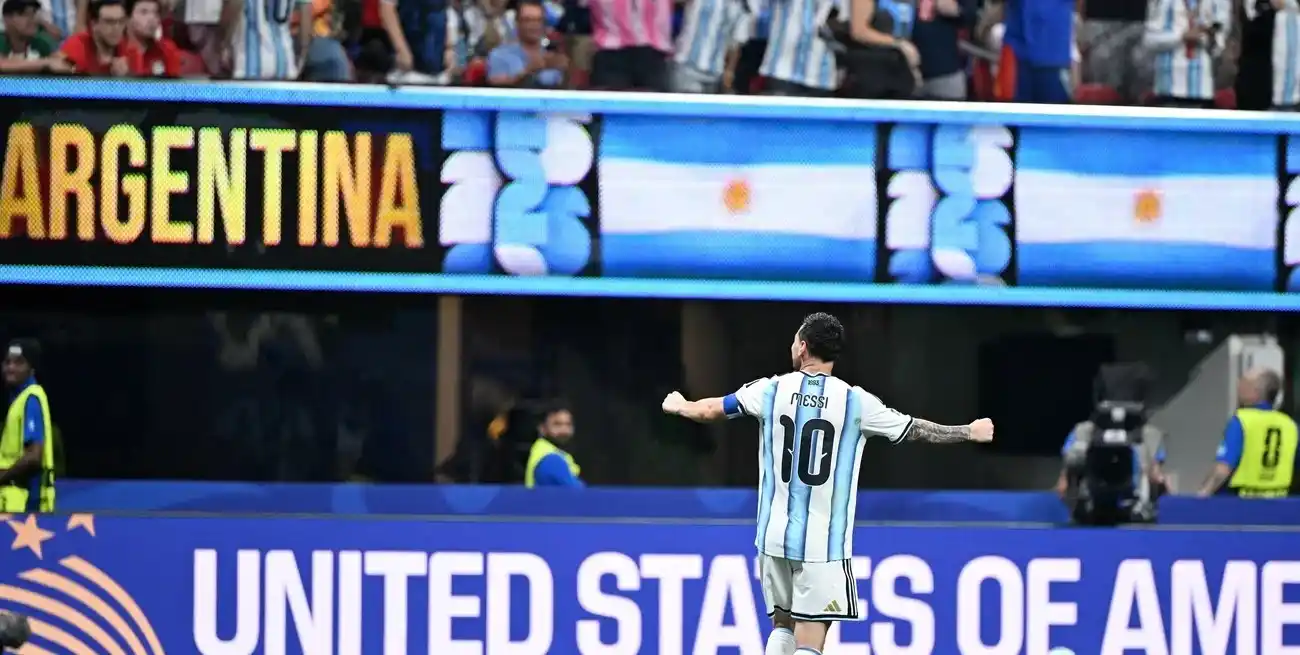 Lionel Messi, resiliente capitán del seleccionado argentino de fútbol. Líder y estandarte, aún cuando las cosas no pintan del todo buenas para él.