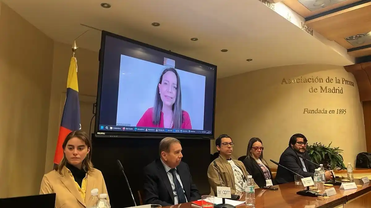 «Están lejos de debilitarnos … lo que nos dan es más fuerzas para seguir»: María Corina Machado