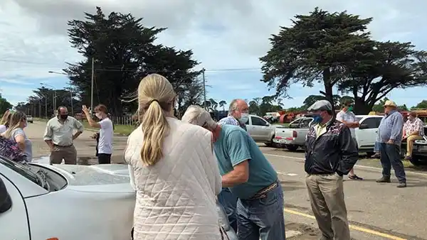 Campo: manifestación de autoconvocados