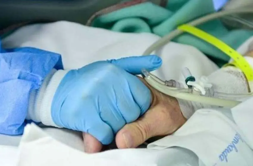 Proponen un protocolo para que familiares despidan a pacientes con coronavirus aislados en Santa Fe