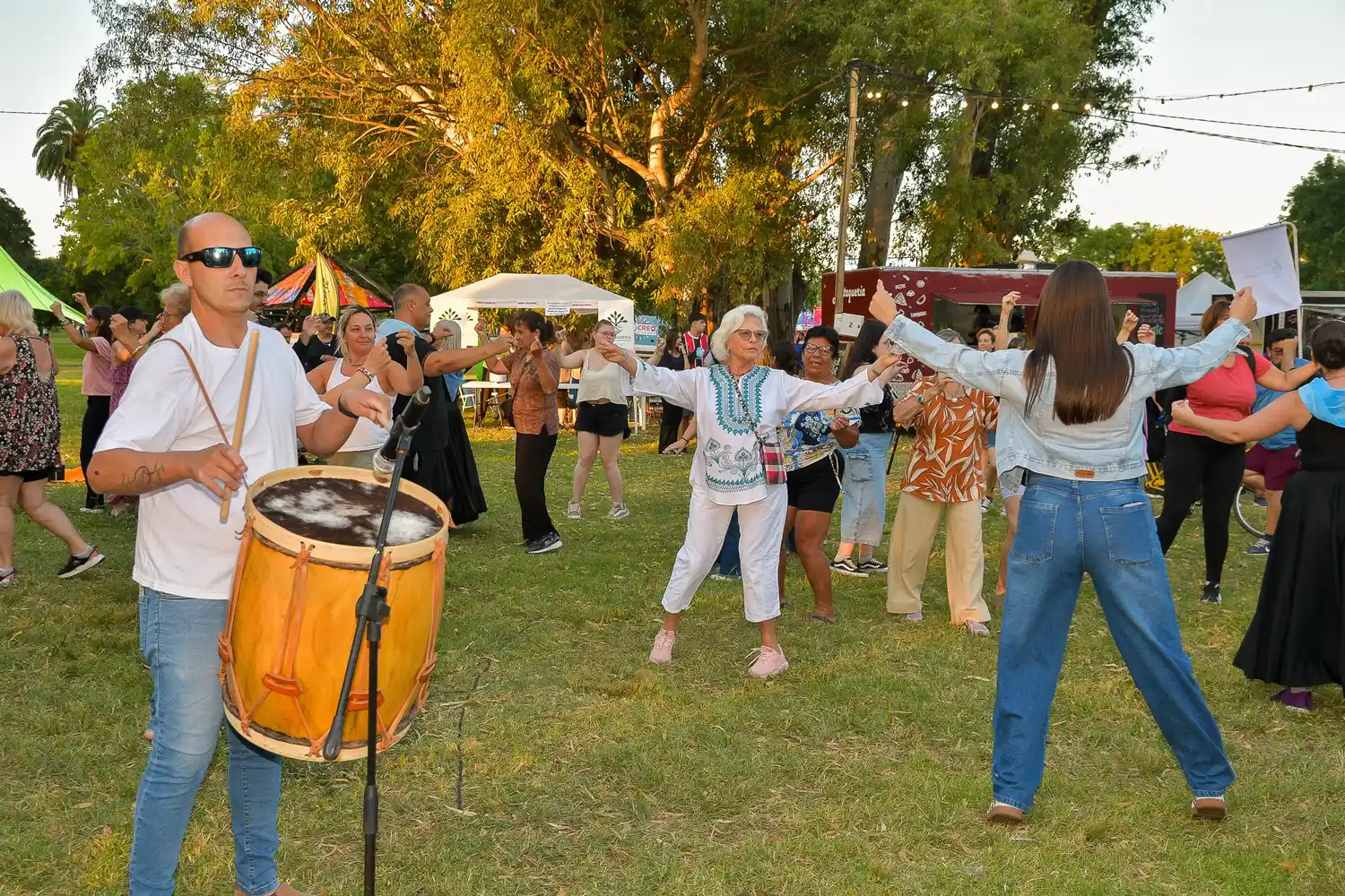 Folklore–Escuela, una de las grandes postales del Festival SOIJAr en Chascomús