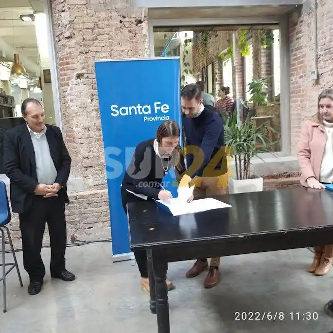 Firmat: el Municipio firmó convenio para conformar la Oficina de Asociativismo y Economía Social