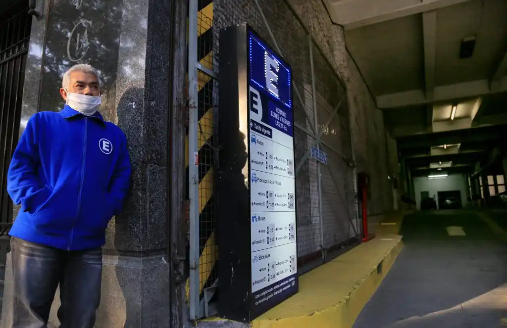 Record de muertes y contagios: 8.713 infectados y 382 fallecidos