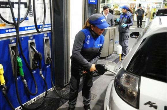 Advierten que en diciembre habrá un nuevo aumento en el combustible